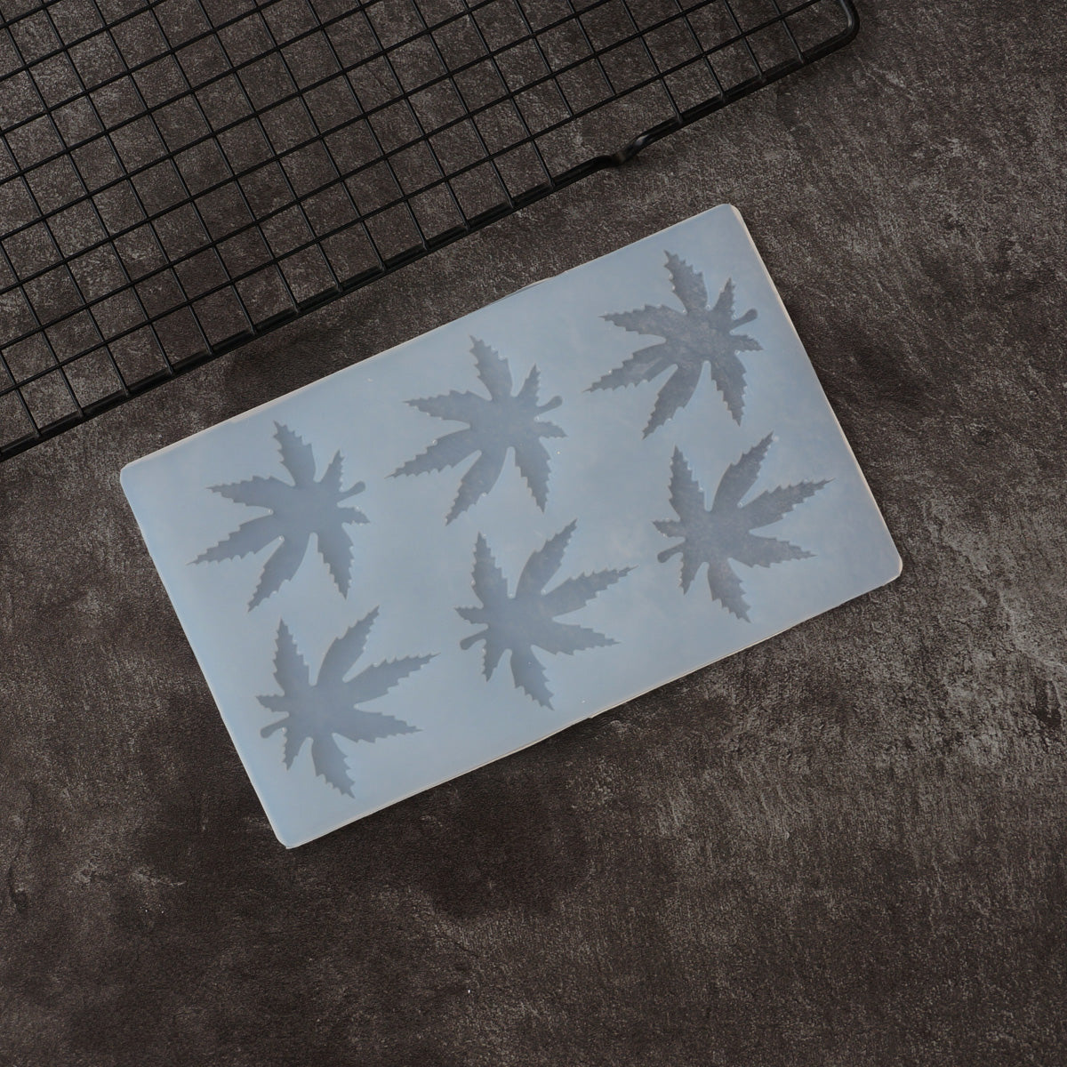 6 -Leaf Silicone Cannabis Leaf Baking/Candy Mold
