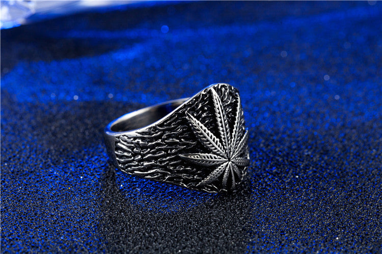 Cannabis leaf ring