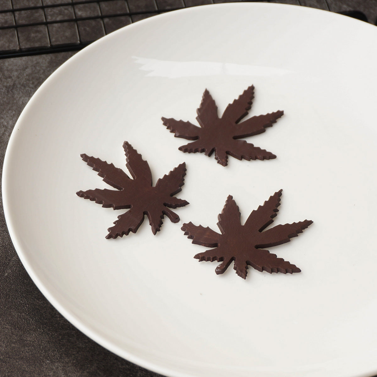 6 -Leaf Silicone Cannabis Leaf Baking/Candy Mold